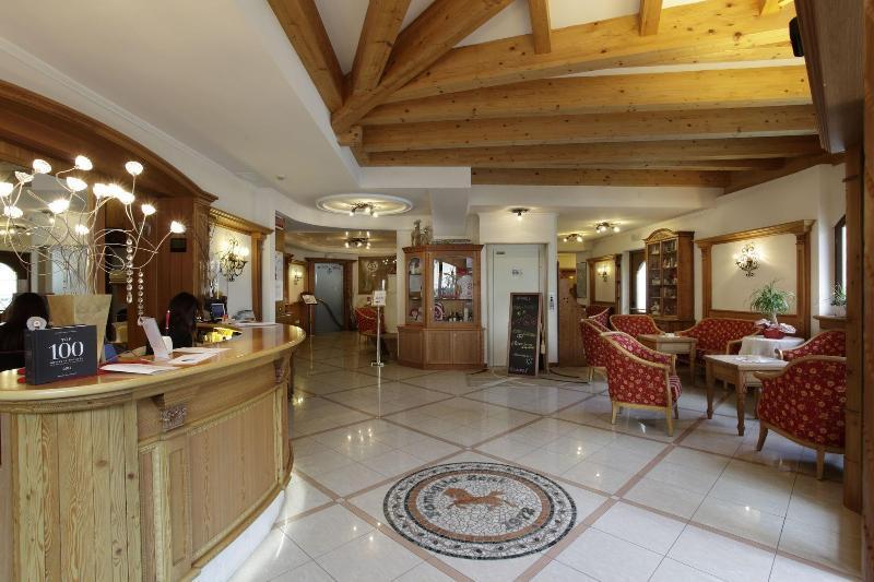Cavallino Lovely Hotel Andalo Buitenkant foto