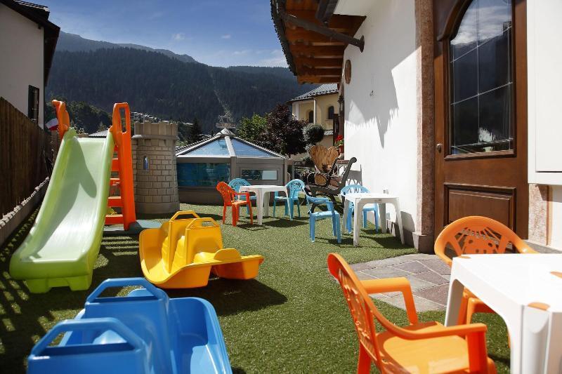Cavallino Lovely Hotel Andalo Buitenkant foto
