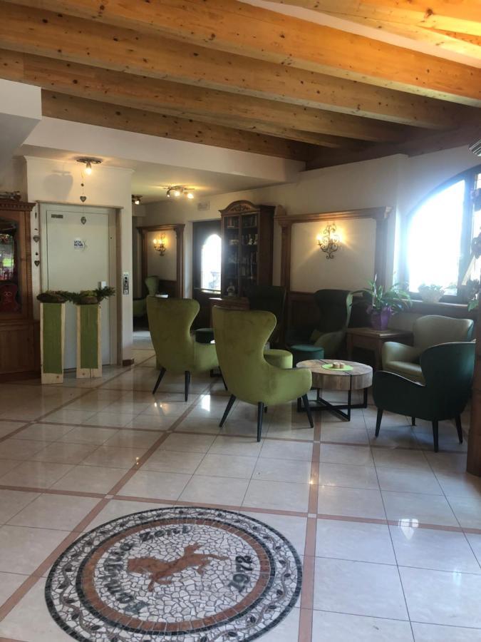 Cavallino Lovely Hotel Andalo Buitenkant foto